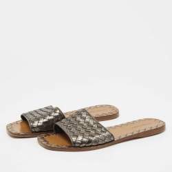 مملوكة مسبقًا Bottega Veneta Metallic Intrecciato Leather Flat Slides Size 38