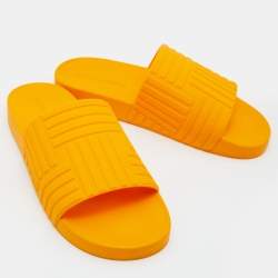 مملوكة مسبقًا Bottega Veneta Bright Orange Rubber Flat Slides Size 40