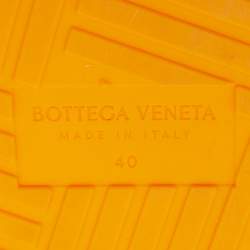 مملوكة مسبقًا Bottega Veneta Bright Orange Rubber Flat Slides Size 40