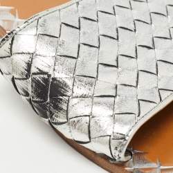 Pre Owned Bottega Veneta Silver Intrecciato Leather Flat Slides Size 39