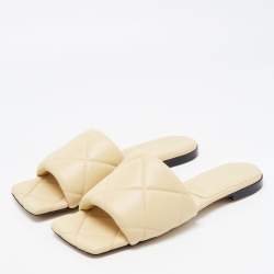 Pre Owned Bottega Veneta Cream Quilted Leather Lido Flat Slides Size 39.5