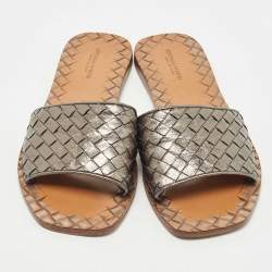 مملوكة مسبقًا Bottega Veneta Metallic Bronze Intrecciato Leather Flat Slides Size 38