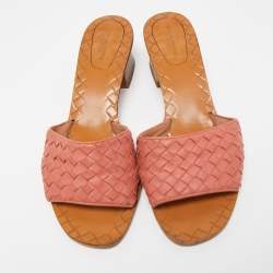 مملوكة مسبقًا Bottega Veneta Pink Leather Slides Size 39.5   