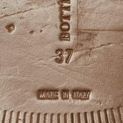 Pre Owned Bottega Veneta Cream Leather Ankle Strap Flat Sandals Size 37