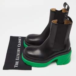 Bottega Veneta Black/Green Tire Chelsea Ankle Length Boots Size 37