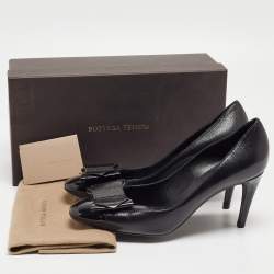 Pre Owned Bottega Veneta Black Patent and Leather Cap Toe Bow Pumps Size 40