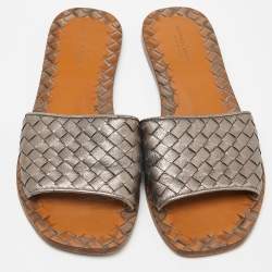 مملوكة مسبقًا Bottega Vaneta Metallic Intrecciato Leather Ravello Flat Slides Size 38