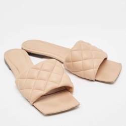 مملوكة مسبقًا Bottega Veneta Beige Padded Leather Flat Slides Size 39