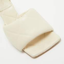 مملوكة مسبقًا Bottega Veneta White Leather Lido Open Toe Slide Sandals Size 39.5