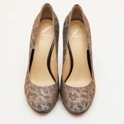 مملوكة مسبقًا Brian Atwood Size 38.5 Silver Metallic Lurex Fabric Leopard Print Pumps