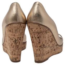 Pre Owned Brian Atwood Gold Leather Cork Wedge Pumps Size 38.5
