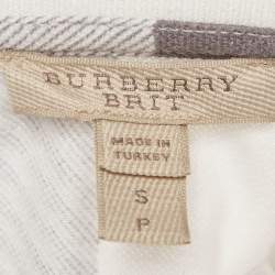 مملوكة مسبقًا تي شيرت بولو قطن بتصميم مربعات أبيض من بربري بريت مقاس صغير