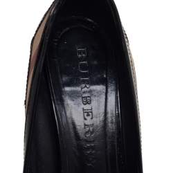 Pre Owned Burberry Black/Beige Patent Leather And Nova Check Canvas Buckle Detail Pumps Size 38.5