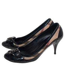 Pre Owned Burberry Black/Beige Patent Leather And Nova Check Canvas Buckle Detail Pumps Size 38.5