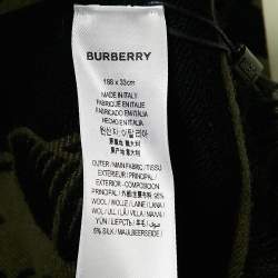 مملوكة مسبقًا Burberry Fern Green Logo Oak Leaf Wool Football Scarf