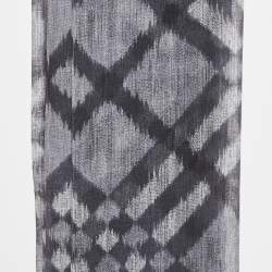 مملوكة مسبقًا وشاح بربري كشمير رمادي بنقشة كاروهات رسومات