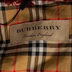 Pre Owned جاكيت بربري فرو صناعي أحمر بأزرار أمامية مقاس متوسط - ميديوم