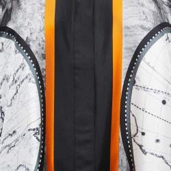 مملوكة مسبقًا بلوزة بربري حرير مطبوع متعدد الألوان بأزرار أمامية مقاس متوسط - ميديوم