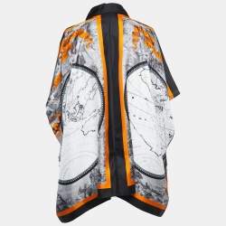 مملوكة مسبقًا بلوزة بربري حرير مطبوع متعدد الألوان بأزرار أمامية مقاس متوسط - ميديوم