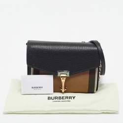 مملوكة مسبقًا حقيبة كروس بربري ماكين جلد وكانفاس كاروهات هاوس 