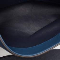 مملوكة مسبقًا Burberry Ash Blue Leather Large Pocket Messenger Bag