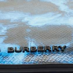 Pre Owned حقيبة كروس بربري للهاتف كانفاس أسود/أزرق بنمط مموه