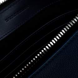 مملوكة مسبقًا حقيبة صغيرة بربري جلد أزرق بحمالة معصم