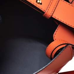 Pre Owned Burberry Clementine Leather Small Bucket Bag