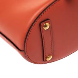Pre Owned Burberry Clementine Leather Small Bucket Bag