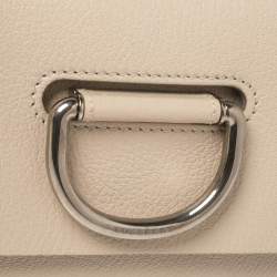 مملوكة مسبقًا حقيبة كروس بربري صغيرة حلقة حرف دي جلد بيج