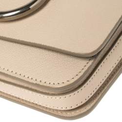 مملوكة مسبقًا حقيبة كروس بربري صغيرة حلقة حر ف دي جلد بيج