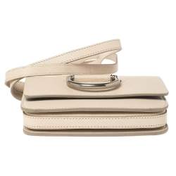 مملوكة مسبقًا حقيبة كروس بربري صغيرة حلقة حرف دي جلد بيج