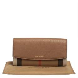 مملوكة مسبقًا Burberry Brown House Check Canvas and Leather Porter Continental Wallet