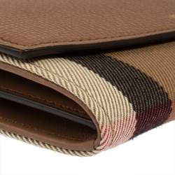 مملوكة مسبقًا Burberry Brown House Check Canvas and Leather Porter Continental Wallet