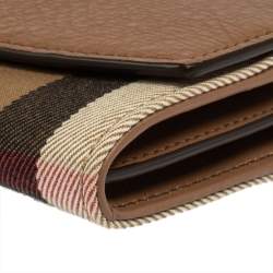 مملوكة مسبقًا Burberry Brown House Check Canvas and Leather Porter Continental Wallet
