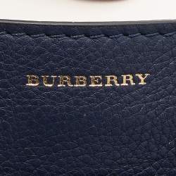 مملوكة مسبقًا Burberry Navy Blue/White Leather Large Belt Bag