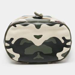 مملوكة مسبقًا Burberry Green Camouflage Coated and Canvas Phoebe Drawstring Pouch