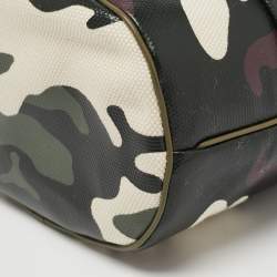 مملوكة مسبقًا Burberry Green Camouflage Coated and Canvas Phoebe Drawstring Pouch