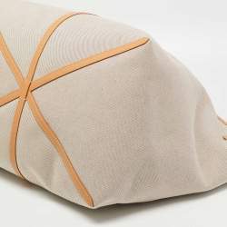 مملوكة مسبقًا Burberry Beige Canvas and Leather XL Beach Tote