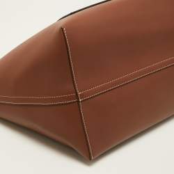 مملوكة مسبقًا Burberry Tan Leather Medium Soft Pocket Tote