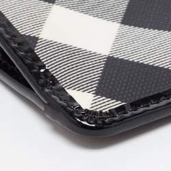 مملوكة مسبقًا Burberry Black/Beige PVC Nova Check and Patent Leather Zip Coin Purse