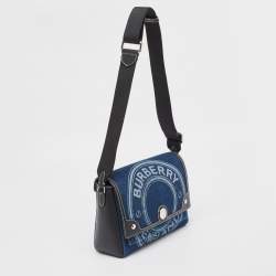 مملوكة مسبقًا حقيبة كتف بربري نوت جلد ودينم أزرق/أسود متوسطة