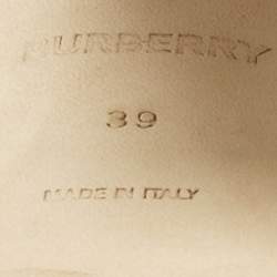 Pre Owned صندل بربري سيور الكاحل مقدمة مقسومة جلد أبيض مقاس 39