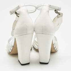 Pre Owned صندل بربري سيور الكاحل مقدمة مقسومة جلد أبيض مقاس 39