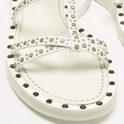 مملوكة مسبقًا Burberry White Leather Studded Hansel Flat Sandals Size 39.5