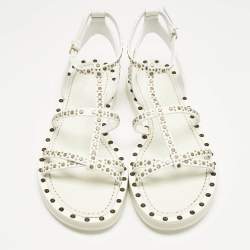 مملوكة مسبقًا Burberry White Leather Studded Hansel Flat Sandals Size 39.5