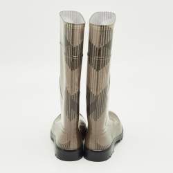 Pre Owned حذاء المطر بي في سي بربري رمادي/بني مقاس 37