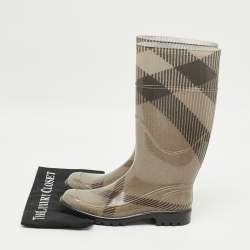 Pre Owned حذاء المطر بي في سي بربري رمادي/بني مقاس 37