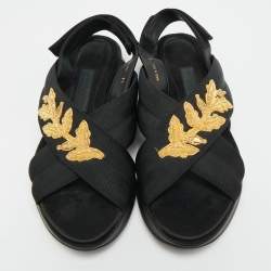 Pre Owned صندل بربري متعاكس أكتونشير ساتان وقماش مطرز ذهي/ أسود مقاس 37.5