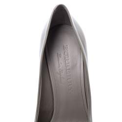 Pre Owned Burberry Grey Patent Leather Finsbury Bow Pointed Toe Pumps Size 37